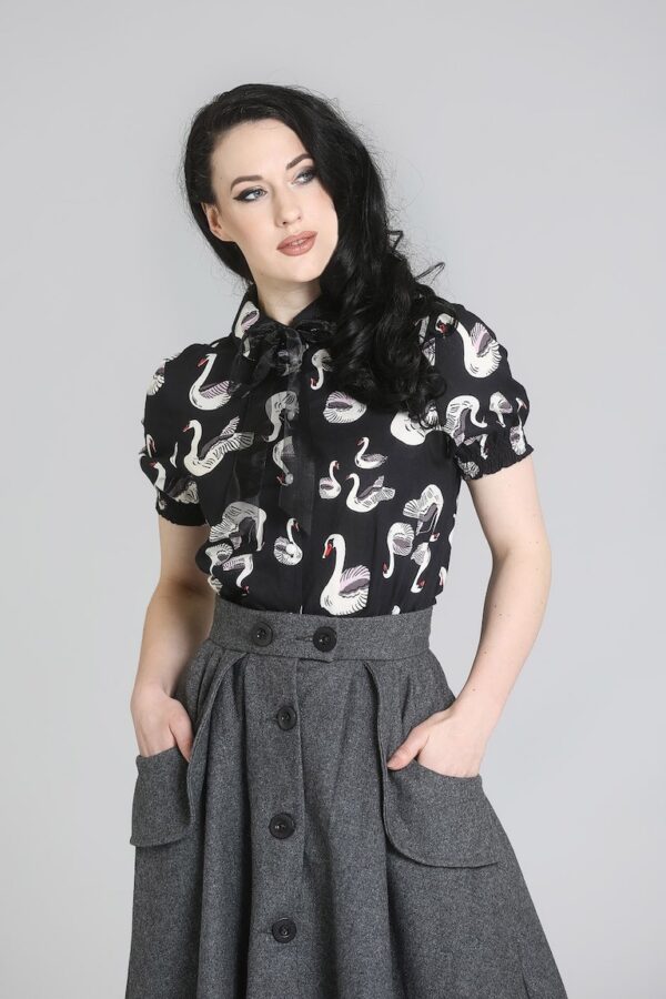 POP60017Odette1