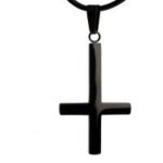 echcruzinvert PEQUEñoTAMAñoSK4110-etNox-Anhaenger-Black-Cross-upside-down-Edelstahl-schwarz-1_200x200