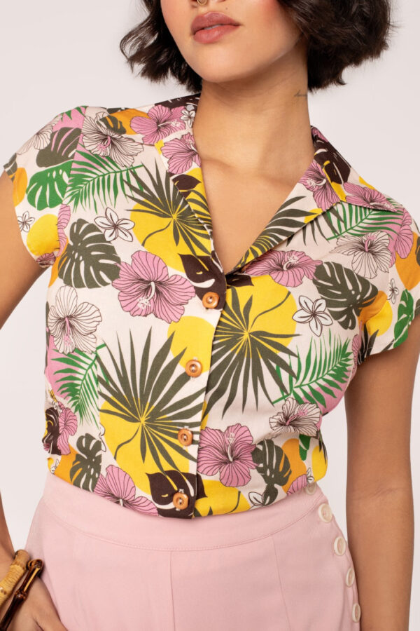 60360_BENITA_BLOUSE_BEI_002_Large_bff7bd6c-ed72-4400-a63d-0dfa3fd663f1