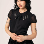 H60373_CHARMING_BLOUSE_BLK-196-1080×1620
